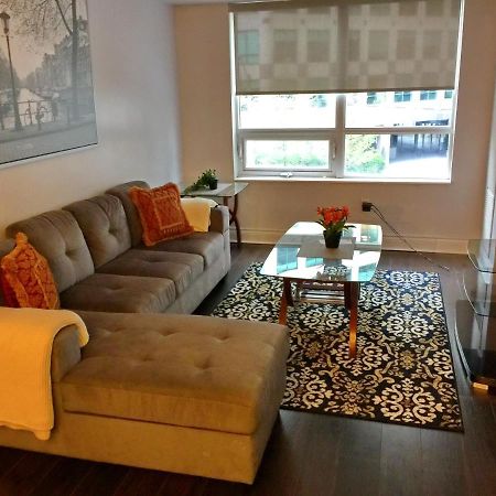 Blue Jays Aparment Apartment Toronto Bagian luar foto