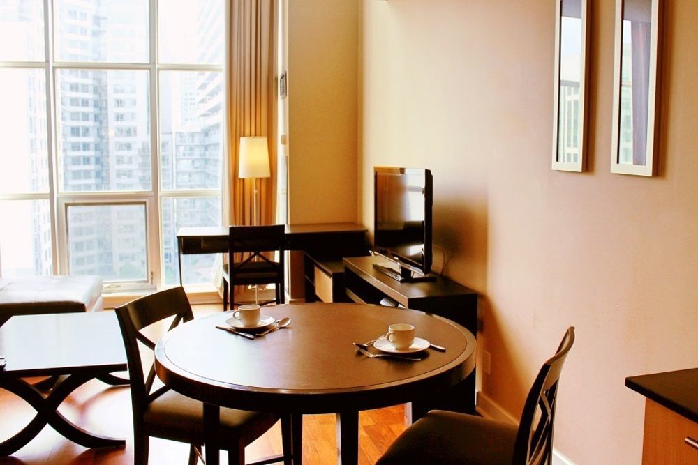 Blue Jays Aparment Apartment Toronto Bagian luar foto