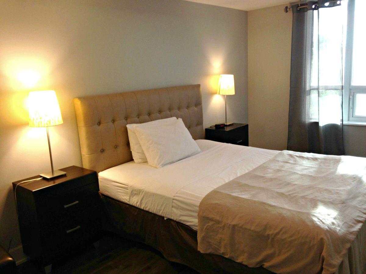 Blue Jays Aparment Apartment Toronto Bagian luar foto