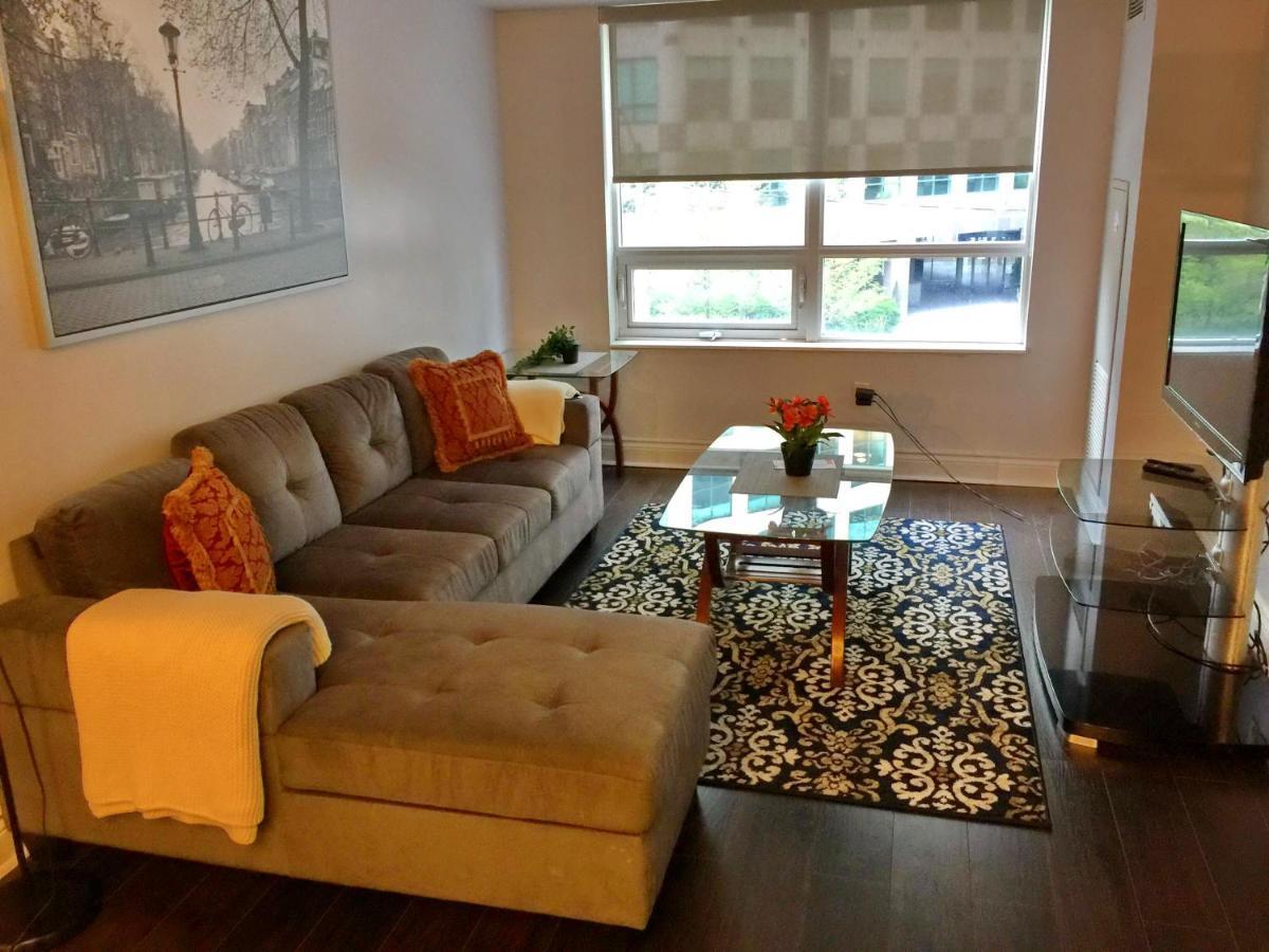 Blue Jays Aparment Apartment Toronto Bagian luar foto
